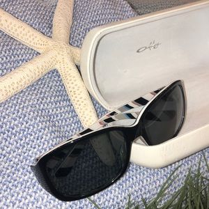 Authentic Oakley Polarized sunnies w/ case